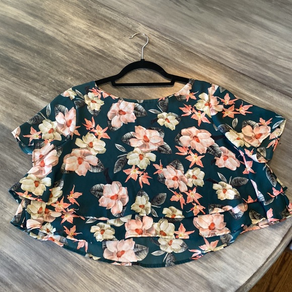 Show Me Your Mumu 2 piece set. Dark green Floral pattern - Picture 2 of 4